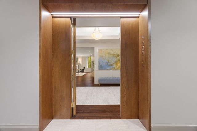 5555 Del Monte Drive 205, Houston, TX 77056