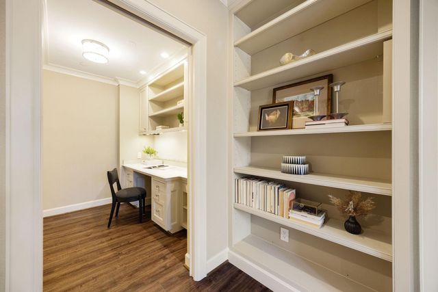 5555 Del Monte Drive 205, Houston, TX 77056