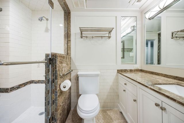 5555 Del Monte Drive 205, Houston, TX 77056