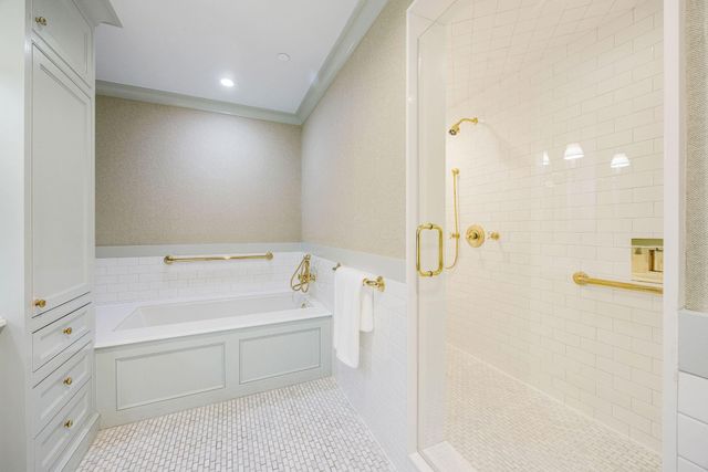 5555 Del Monte Drive 205, Houston, TX 77056