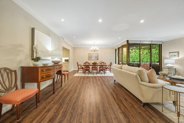 5555 Del Monte Drive 205, Houston, TX 77056