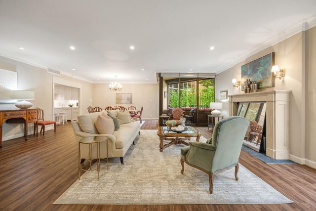 5555 Del Monte Drive 205, Houston, TX 77056