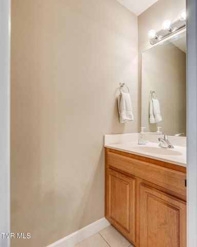 2201 Cherokee Road Apt 12, Johnson City, TN 37604