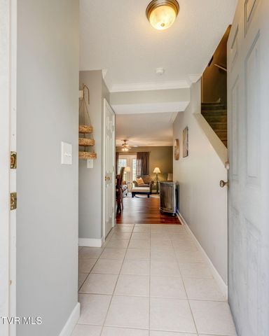 2201 Cherokee Road Apt 12, Johnson City, TN 37604