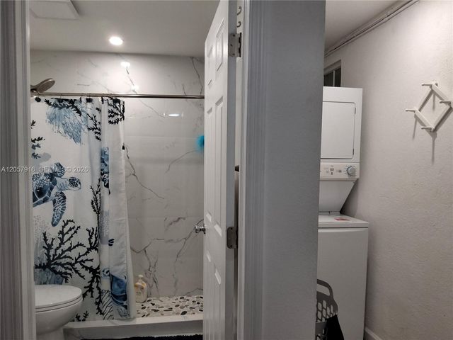 18045 NW 2nd Pl, Miami Gardens, FL 33169