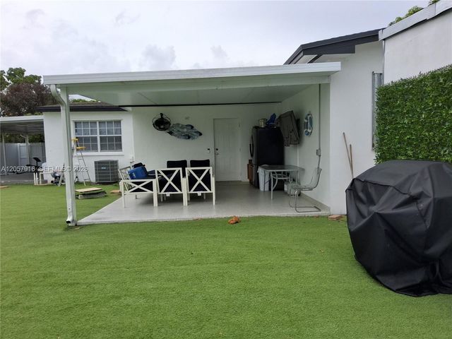 18045 NW 2nd Pl, Miami Gardens, FL 33169