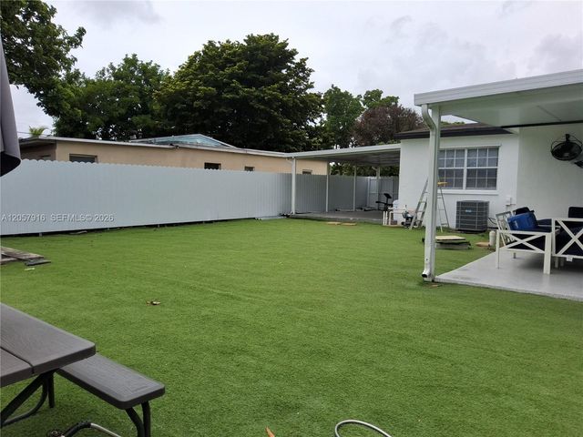 18045 NW 2nd Pl, Miami Gardens, FL 33169