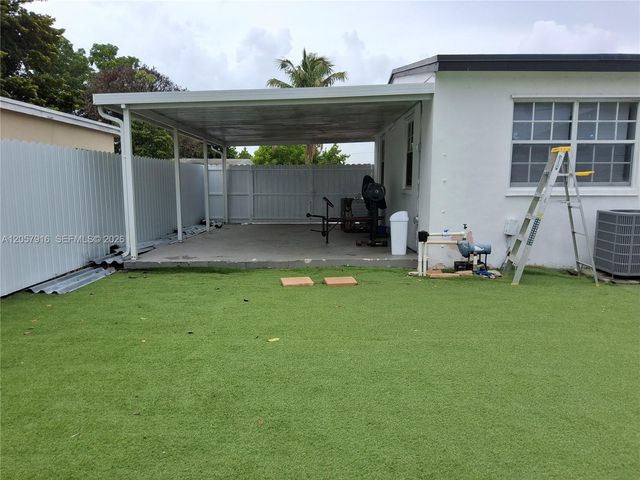18045 NW 2nd Pl, Miami Gardens, FL 33169