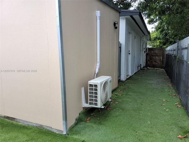 18045 NW 2nd Pl, Miami Gardens, FL 33169