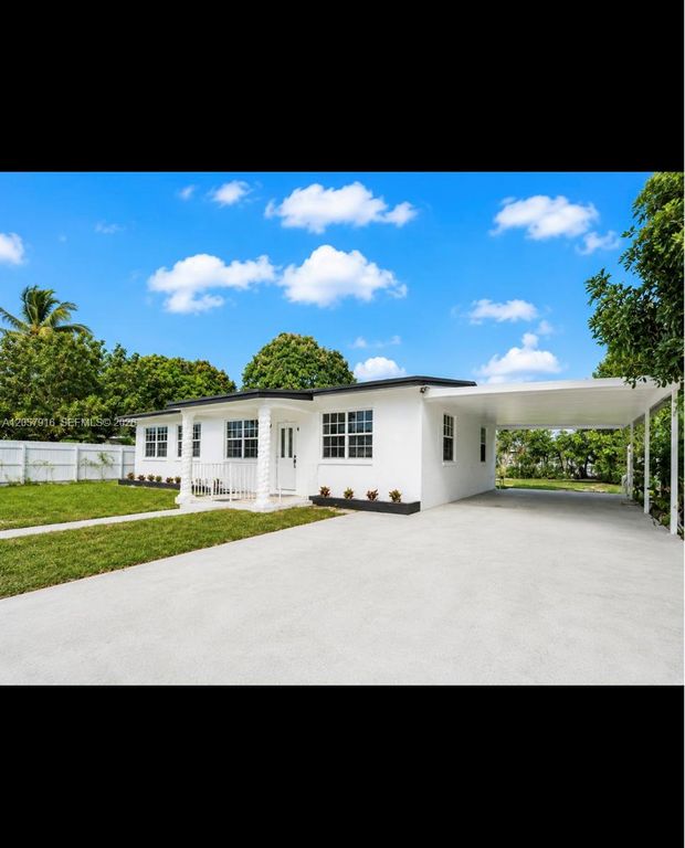 18045 NW 2nd Pl, Miami Gardens, FL 33169