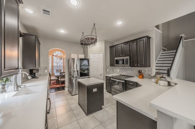 5021 Valleyside Drive, Fort Worth, TX 76123