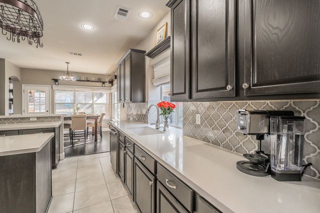 5021 Valleyside Drive, Fort Worth, TX 76123