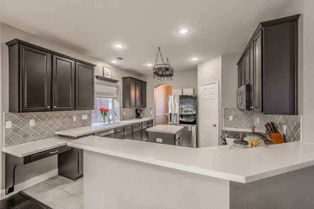 5021 Valleyside Drive, Fort Worth, TX 76123