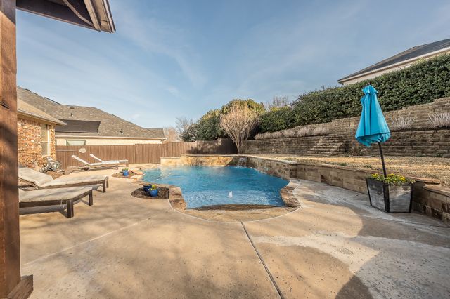 5021 Valleyside Drive, Fort Worth, TX 76123