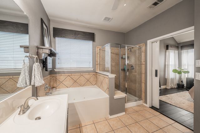 5021 Valleyside Drive, Fort Worth, TX 76123