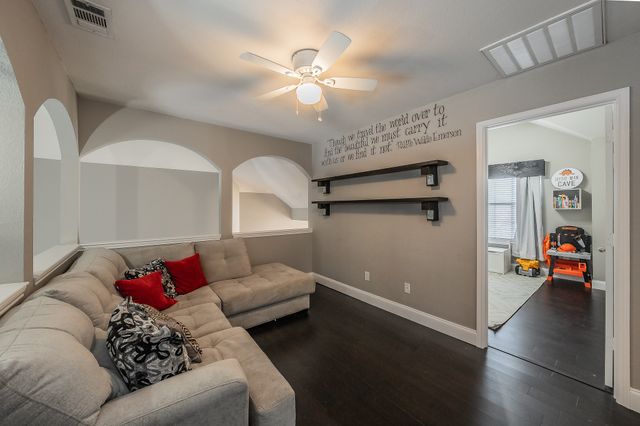 5021 Valleyside Drive, Fort Worth, TX 76123