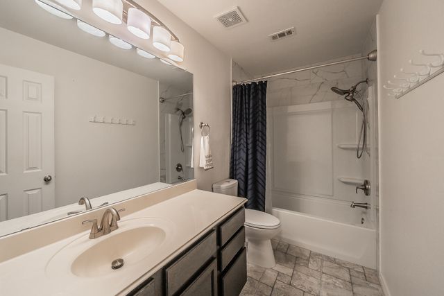 5021 Valleyside Drive, Fort Worth, TX 76123