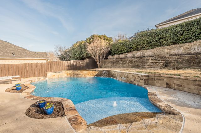 5021 Valleyside Drive, Fort Worth, TX 76123