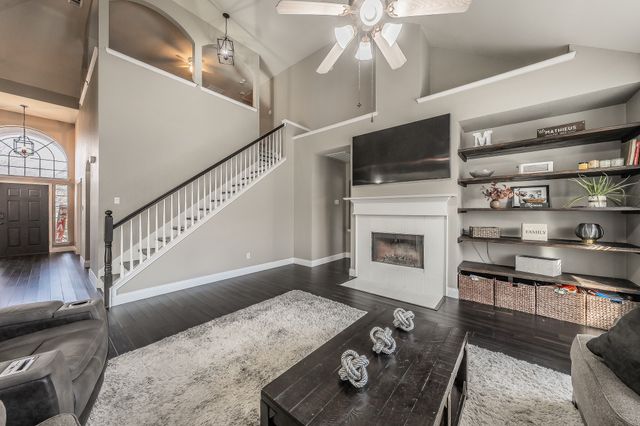 5021 Valleyside Drive, Fort Worth, TX 76123