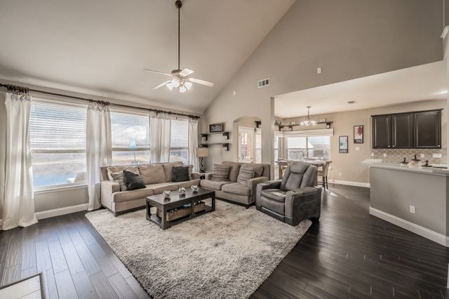 5021 Valleyside Drive, Fort Worth, TX 76123