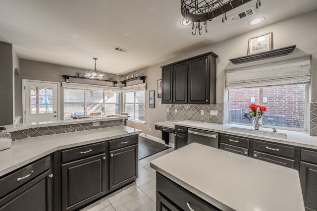 5021 Valleyside Drive, Fort Worth, TX 76123