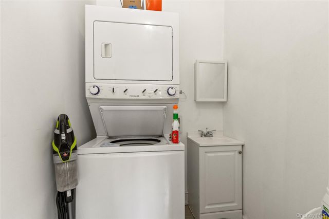 172 Harrison Avenue 1, Mineola, NY 11501