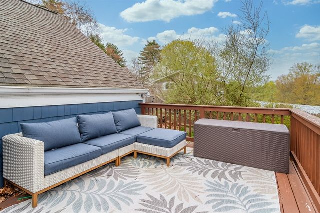 39 Old North Road, Hudson, MA 01749