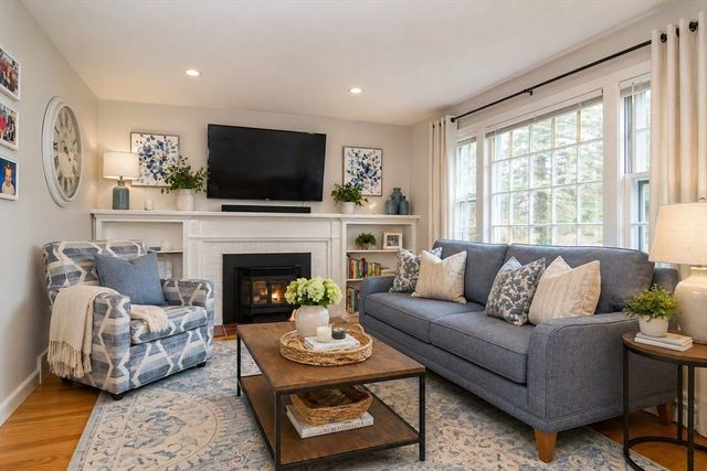 39 Old North Road, Hudson, MA 01749