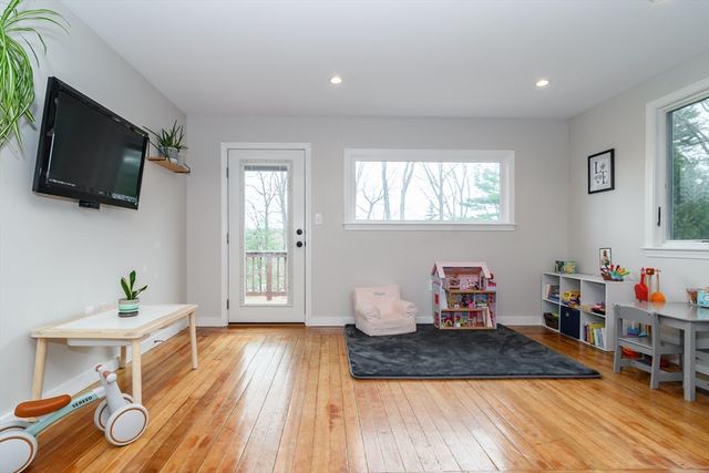 39 Old North Road, Hudson, MA 01749