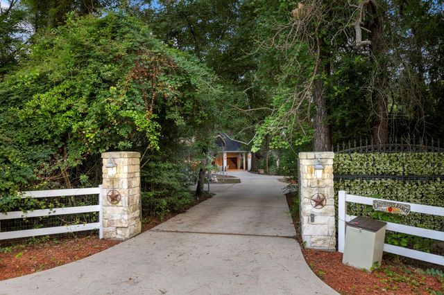 21015 Imperial Oak Drive, Magnolia, TX 77355