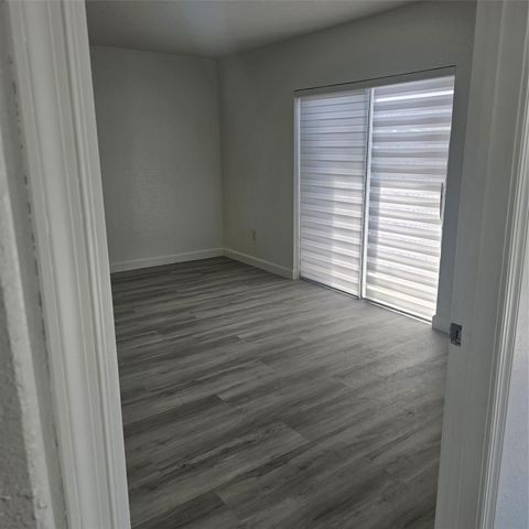 7327 NW 173rd Dr 104, Hialeah, FL 33015
