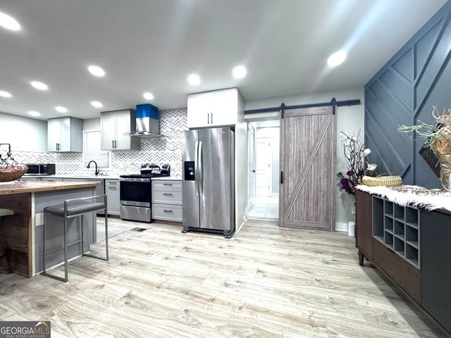 3280 Stonewall Tell Road, Atlanta, GA 30349