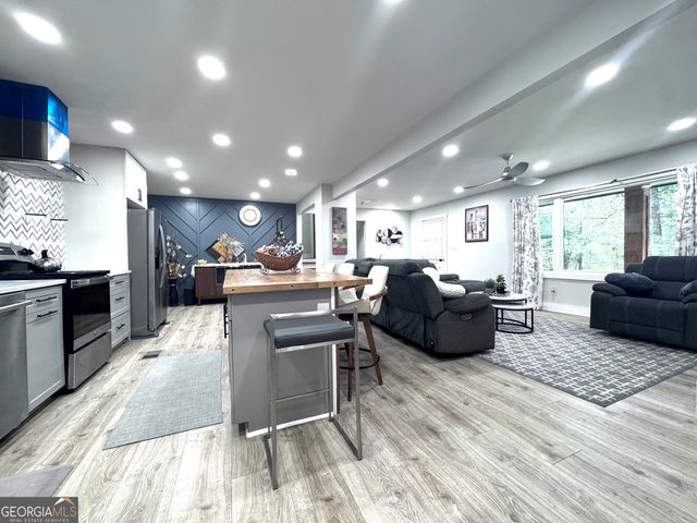 3280 Stonewall Tell Road, Atlanta, GA 30349