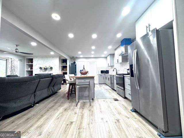 3280 Stonewall Tell Road, Atlanta, GA 30349