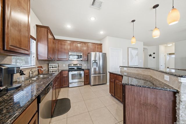 314 LOCH LOMOND DR, Cibolo, TX 78108