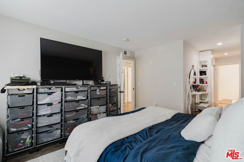 631 S Kenmore Avenue 303, Los Angeles, CA 90005 — photo 5