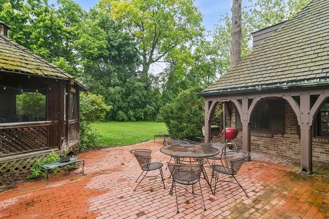 102 Pine Road, Barrington, IL 60010