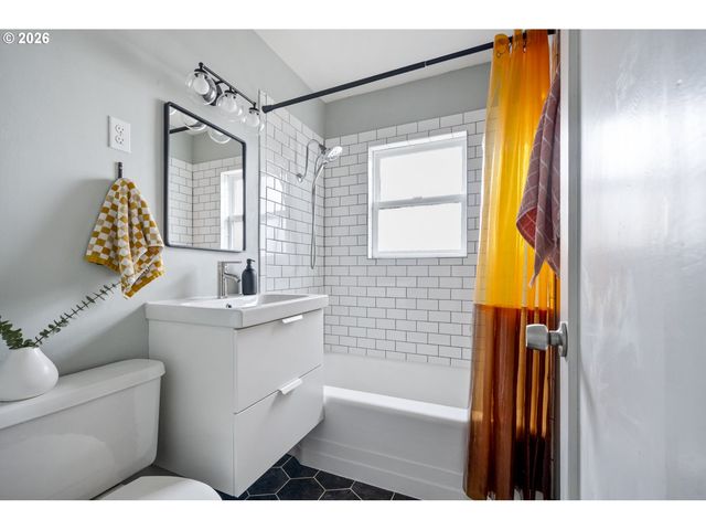 4707 Ne 75TH Ave, Portland, OR 97218