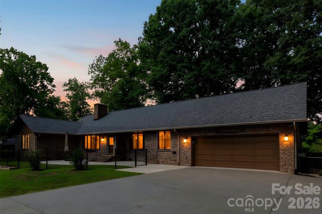 114 Old Mine Road, Mount Holly, NC 28120