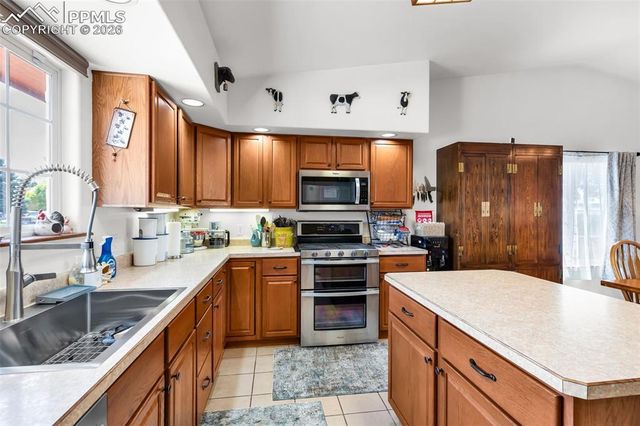 75 Wheatridge Drive, Pueblo, CO 81005