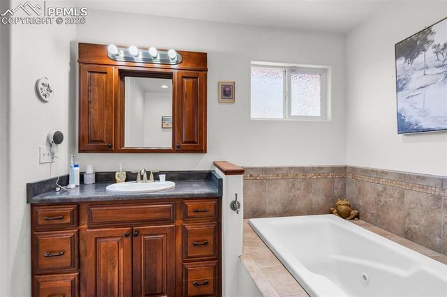 75 Wheatridge Drive, Pueblo, CO 81005