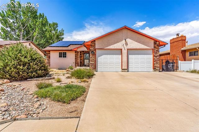 75 Wheatridge Drive, Pueblo, CO 81005