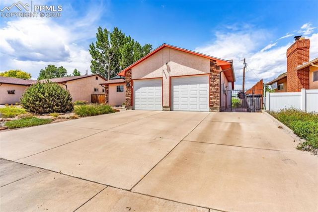 75 Wheatridge Drive, Pueblo, CO 81005