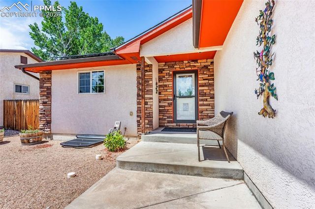 75 Wheatridge Drive, Pueblo, CO 81005