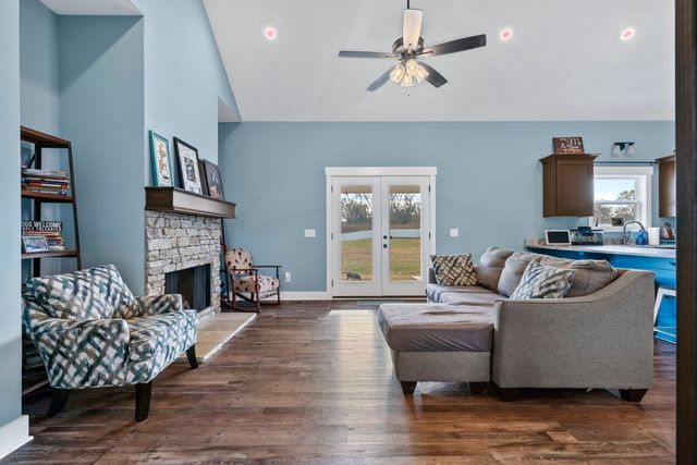 2086 Beverly Ct, Springfield, TN 37172