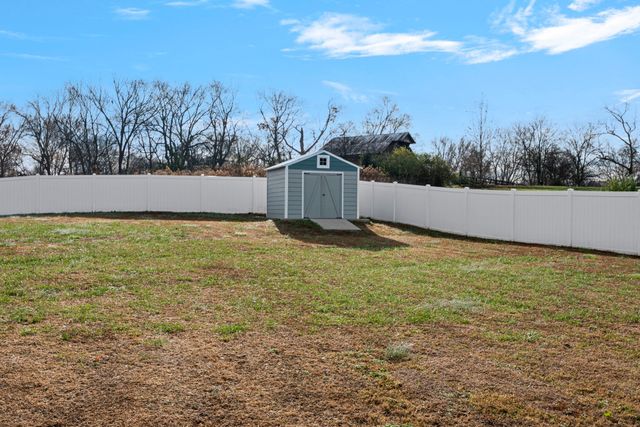 2086 Beverly Ct, Springfield, TN 37172