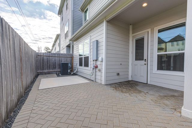 11010 Crescent Light Way, Houston, TX 77043