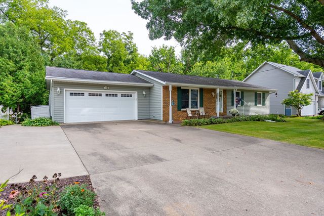 705 E 5th Street, Coal Valley, IL 61240