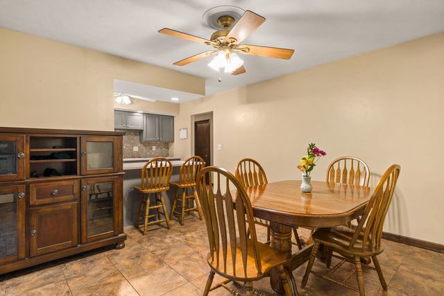 705 E 5th Street, Coal Valley, IL 61240