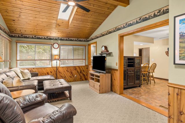 705 E 5th Street, Coal Valley, IL 61240